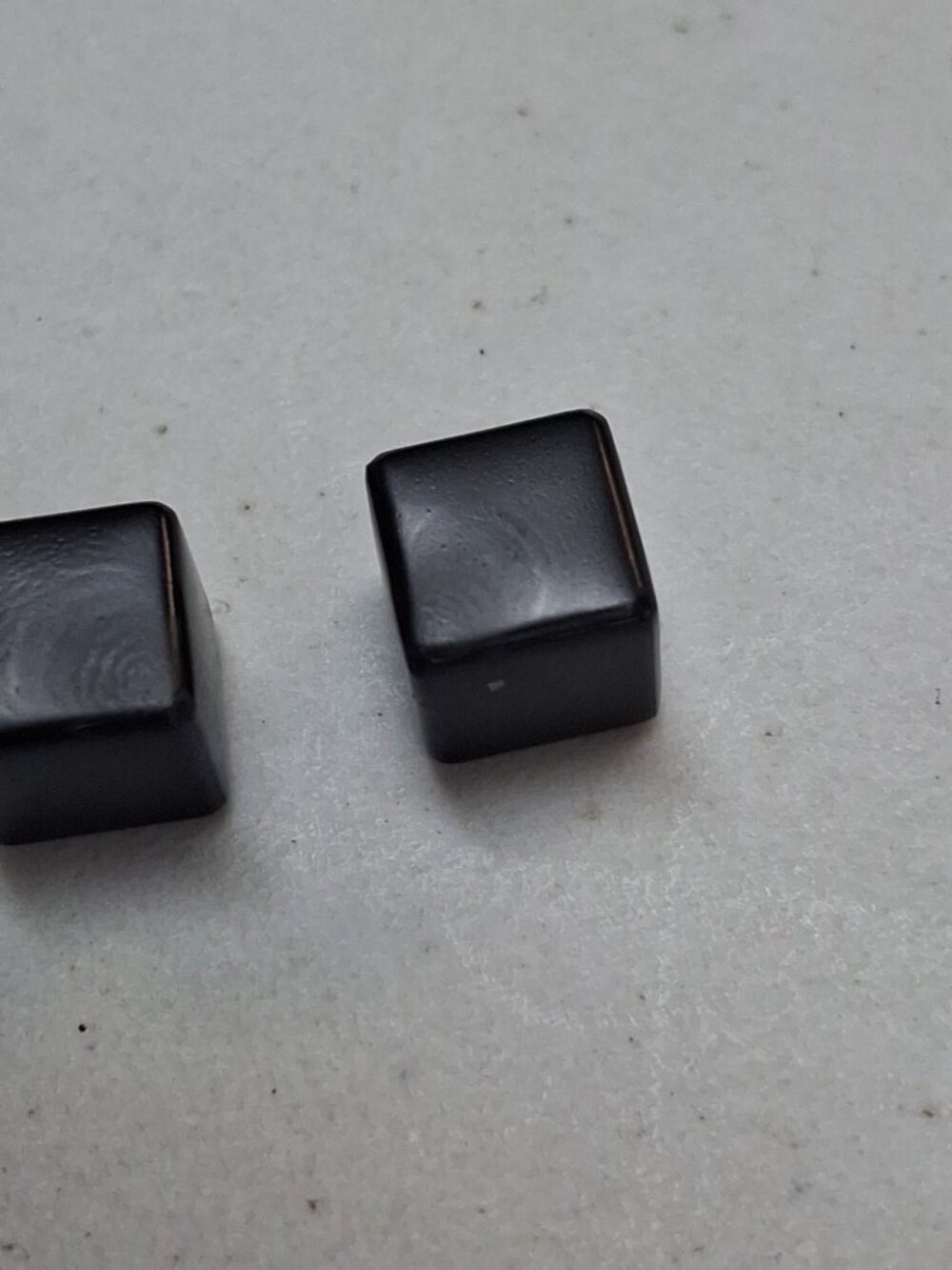 AZUL Board Game Replacement Parts/Pieces 2 Solid Black SCORE MARKERS - Picture 3 of 4